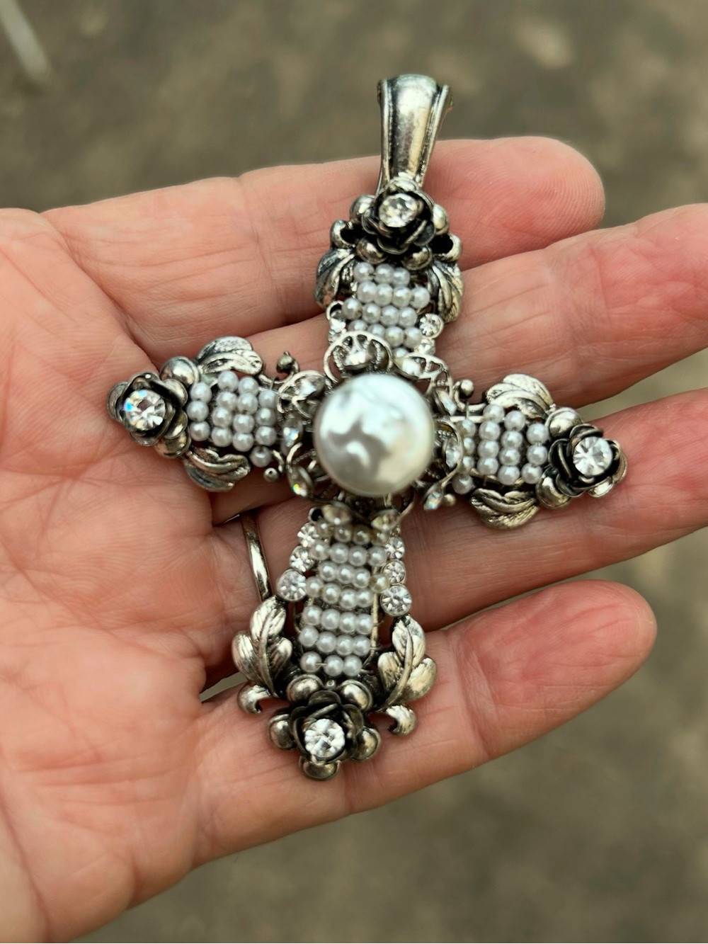 Cross pendant Silver-tone,pearls, Rhinestones